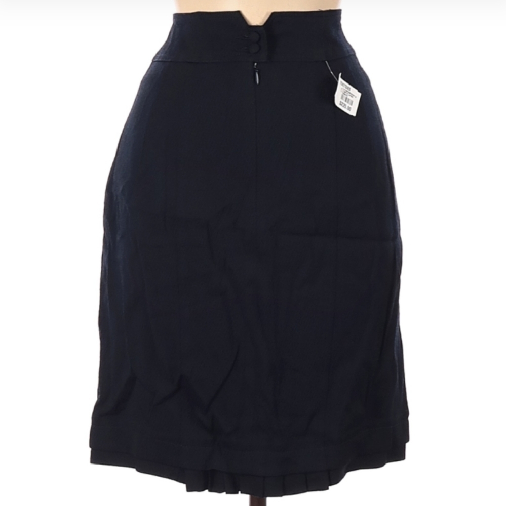 Nanette Lepore Skirt perfect for the office. Size 6, Nwt! - Picture 2 of 2